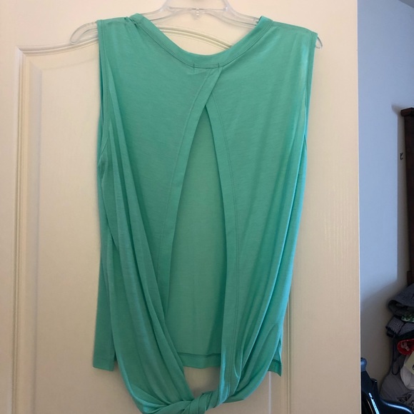 Backless tank top - Picture 2 of 5